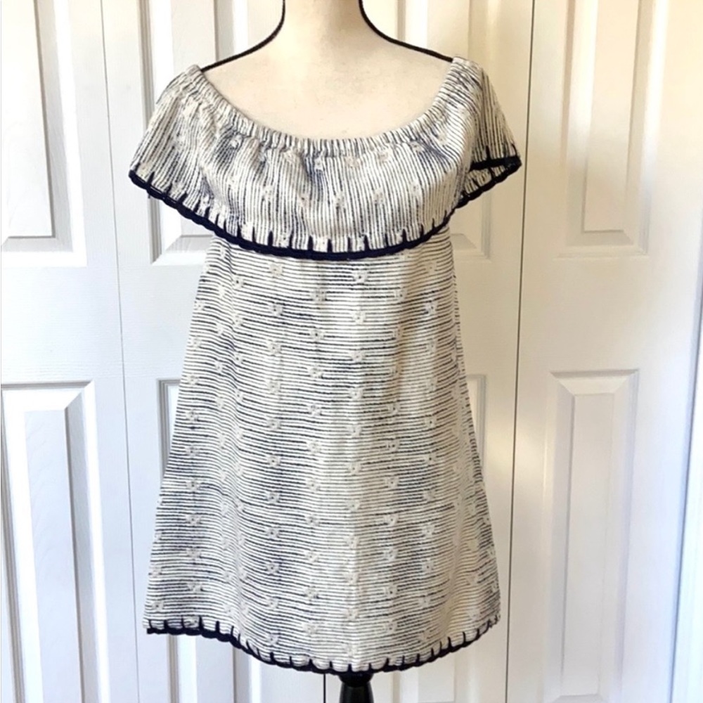 Athro dRA Los Angeles Amelia mini dress, off the shoulders cowl shawl fit